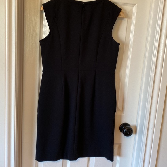 A perfect above the knee little back dress from Ann Taylor Loft! - Picture 2 of 5